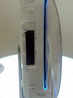 nintendo_wii_open_front_fla.jpg