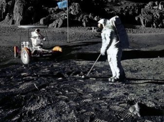lunar-golf.jpg