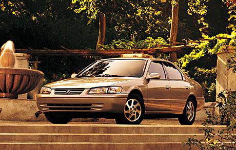 97_toyota_camry_le_v6-3.jpg