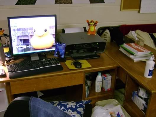 desk-1.jpg